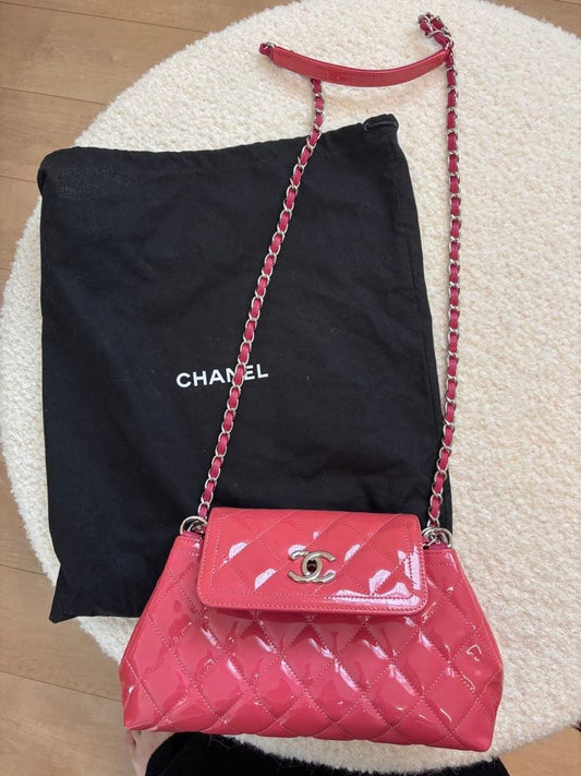 CHANEL Pink Quilted Patent Bag #QY0GLZ