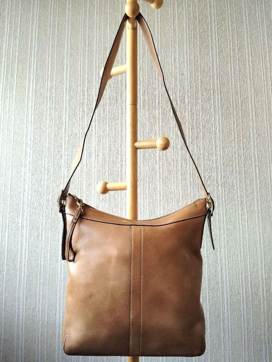 COACH Old Coach Shoulder Bag, Leather, Camel Women #QYDQ7P