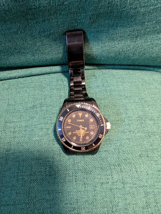 Limited edition TIMEX watch #QY6NM9
