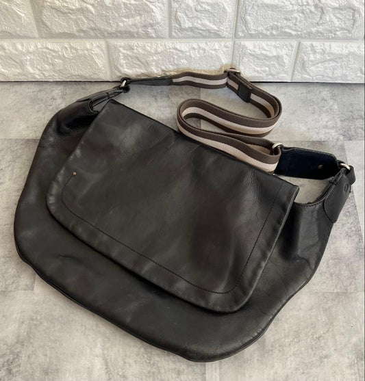 BALLY Genuine Leather Cowhide Shoulder Bag Black A4 W48 H25 #QY1XQE