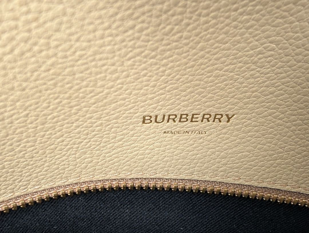 BURBERRY Beige Leather Handbag Gold Hardware Double Handle Classic #QY31W3