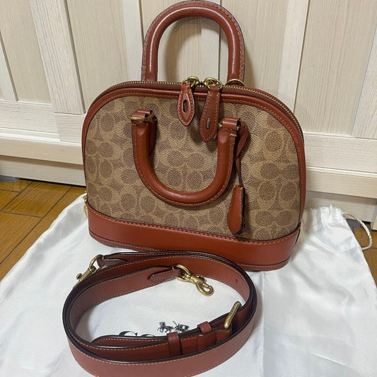 COACH Level Signature Canvas Handbag Shoulder Bag #QY2TOT