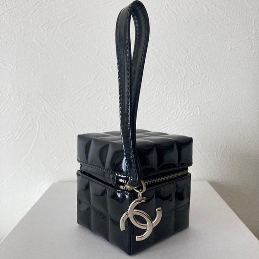 Classic CHANEL chocolate bar cube mini bag, 2002, Matelassé. #QY4IH3