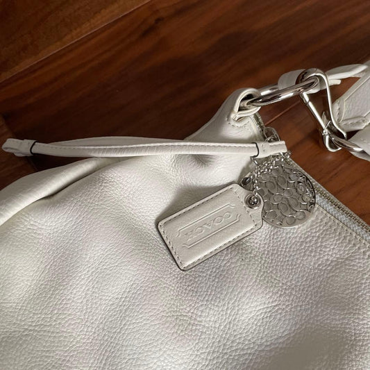 COACH Old Coach Women's Shoulder Bag, White, Classic #QY7Y98