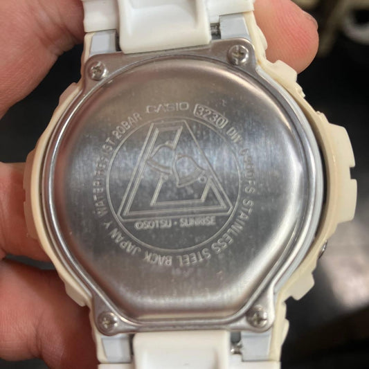 G-SHOCK DW-6900FS White Gundam Char's Counterattack #QYKLGO