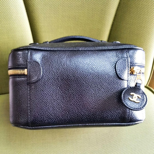 CHANEL Beautiful vanity case with caviar skin Women #QY4Y2Z