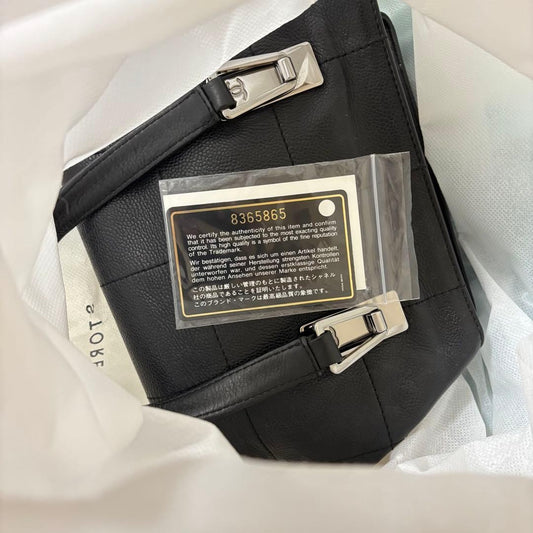 CHANEL Black Leather Handbag #QYGQHH