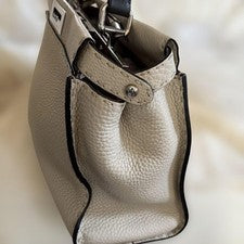FENDI Medium Selleria Peekaboo White Women #QY2E7A