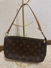 LOUIS VUITTON Pochette Accessoires #QY0W3L
