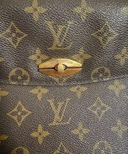 LOUIS VUITTON Brown Monogram Canvas Handbag #QY4J98