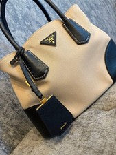 PRADA Black Leather Handbag #QY8SGJ