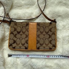 Old Coach Pattern Shoulder Body Bag Brown Leather Compact #QY9V5Y