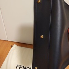 FENDI Peekaboo Black Handbag #QY9WEE
