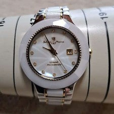 Highly impressive white shell and 12 diamonds included. #QY7QKE