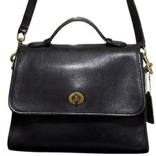 Old Coach 2-way leather shoulder bag, black, with turn-lock closure. #QYJANO