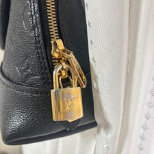 LOUIS VUITTON Black Handbag #QYI10T