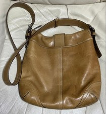 Old Coach beige leather shoulder bag #QYAB1U