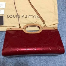 LOUIS VUITTON Roxbury Drive Monogram Vernis Pomme d Amour Red #QY2U91