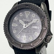 Model: SEIKO 5 Diver's Watch, Open Caseback, Guilloché Pattern #QY0NEL