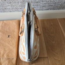 LOUIS VUITTON Graffiti Alma MM Handbag #QY25N0