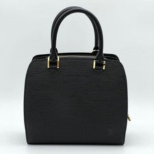 Louis Vuitton Epi Pont Neuf handbag, gold hardware, black. #QYGQDS