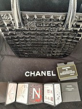 CHANEL Chocolate Bar Patent Leather Black Enamel Handbag #QY68JK