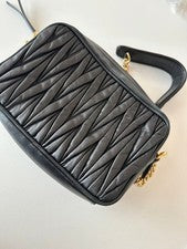 miu miu Matelasse shoulder bag black
