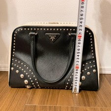 PRADA Available in PRADA line, cowhide and sheepskin. #QY74X6