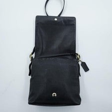 COACH Classic Old Coach Shoulder Bag, Glovetanned Leather, Black #QY1IO0