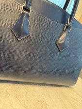 LOUIS VUITTON Epi Leather Handbag Navy Blue Silver Hardware Zip Pocket J #QY9WD6