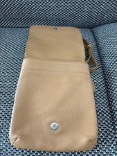 Beige shoulder bag with brand tag #QY12Z8
