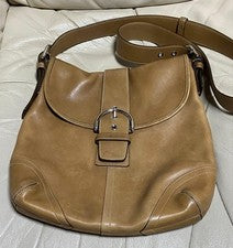 Old Coach beige leather shoulder bag #QYAB1U