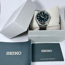 SEIKO Men's Watch with Accessories, Green Dial, Solar Powered, Radio Con #QYJXV5