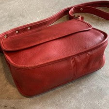 23cm x 30cm Old Coach Leather Shoulder Bag, Red, Classic Pre-Owned Clothing #QY5LCE