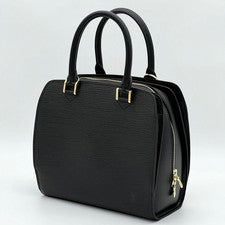 Louis Vuitton Epi Pont Neuf handbag, gold hardware, black. #QYGQDS