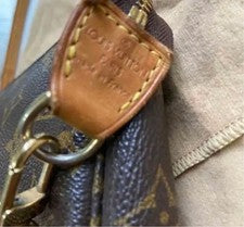 LOUIS VUITTON Pochette Accessoires Monogram Clutch Shoulder Bag Official #QY3OGK