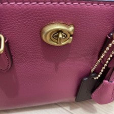 Coach bag, pink, no charm, my favorite color. #QY579N