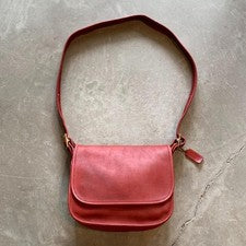23cm x 30cm Old Coach Leather Shoulder Bag, Red, Classic Pre-Owned Clothing #QY5LCE