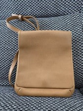 Beige shoulder bag with brand tag #QY12Z8