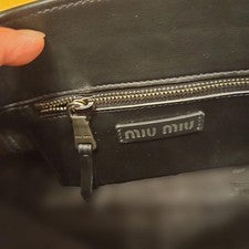 miu miu leather shoulder bag black