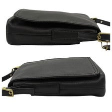 Classic Coach shoulder bag, black glovetanned leather. #QYEL2Y