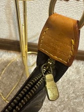 LOUIS VUITTON Pochette Accessoires #QY0W3L