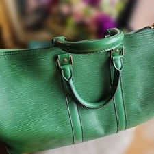 Louis Vuitton Epi Green handbag #QYBU5S