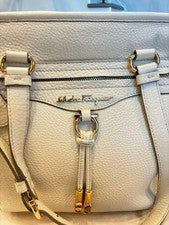 FERRAGAMO White Leather Tote Bag with Zip Pocket A4 #QYHDQT