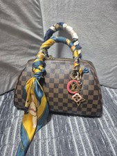 LOUIS VUITTON Damier Bella MM Handbag Brown #QY55YY