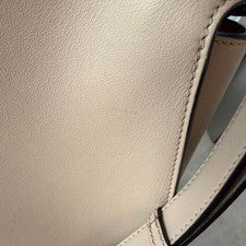 FENDI Essentially handbag Beige Leather Women #QYFNNI