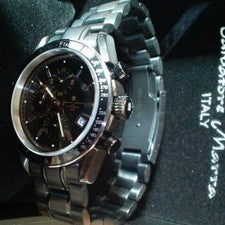 A cool and high-performance central chronograph watch #PF9OIU