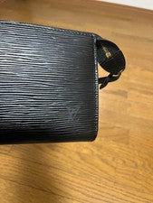 Louis Vuitton Epi Pochette Handbag, Tresor Bi-fold Wallet #QYJ3KL